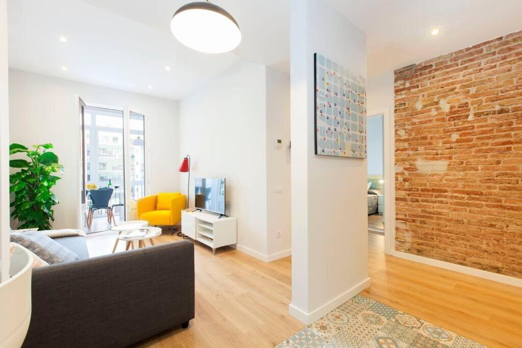 Perfectly Located 4Bed 4Bath Apartment In Barcelona 3 1 Exterior foto