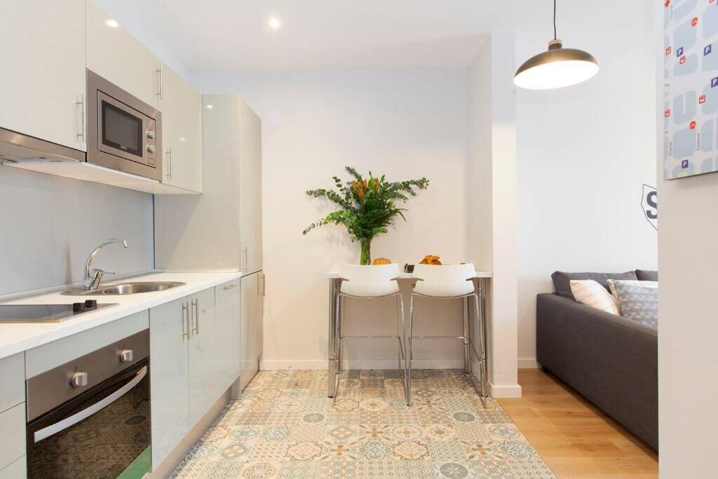 Perfectly Located 4Bed 4Bath Apartment In Barcelona 3 1 Exterior foto